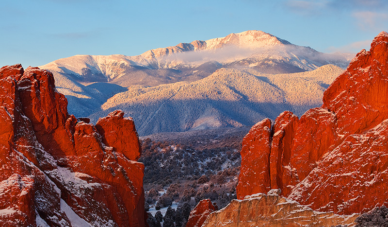 Garden of the Gods, Colorado, pikes peak, snow, sunrise, red rock, clouds